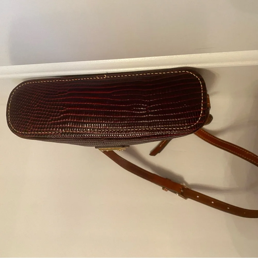 DOONEY & BOURKE BAG SHOULDER DARK RED TEXTURED CROC LOOK & BROWN LEATHER ZIPPER